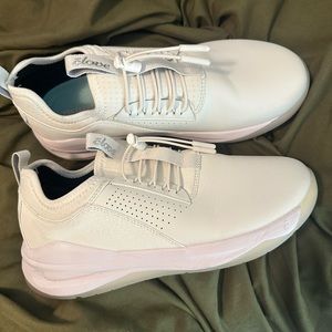 Clove Brilliant White Nursing Shoes Size 9